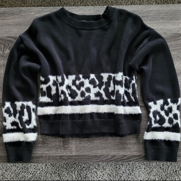 Express Cropped Sweater - Picture 5 of 6